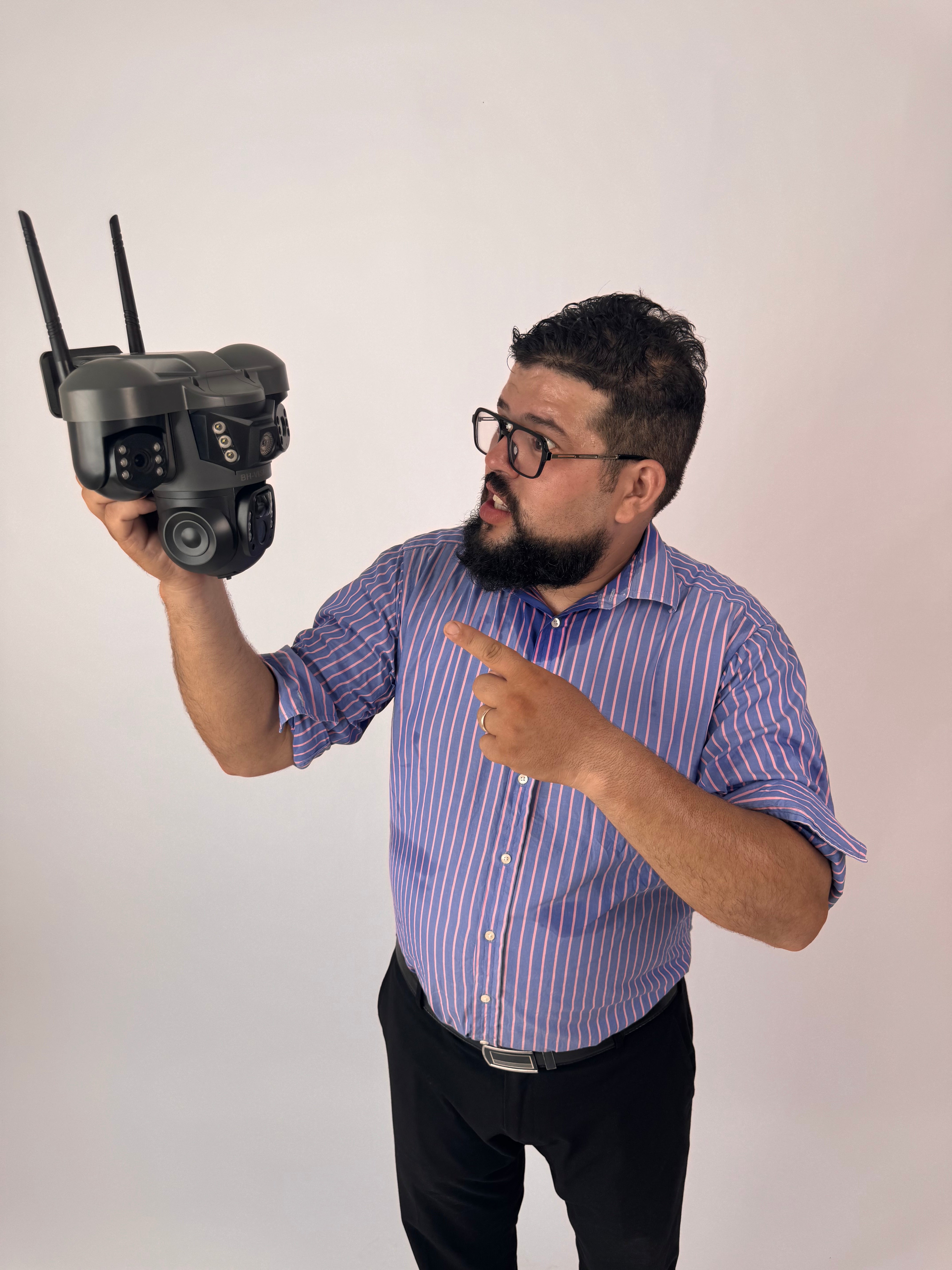 Caméra de sécurité solaire IA Wifi 6K 12MP Triple objectif UHD 3 voies