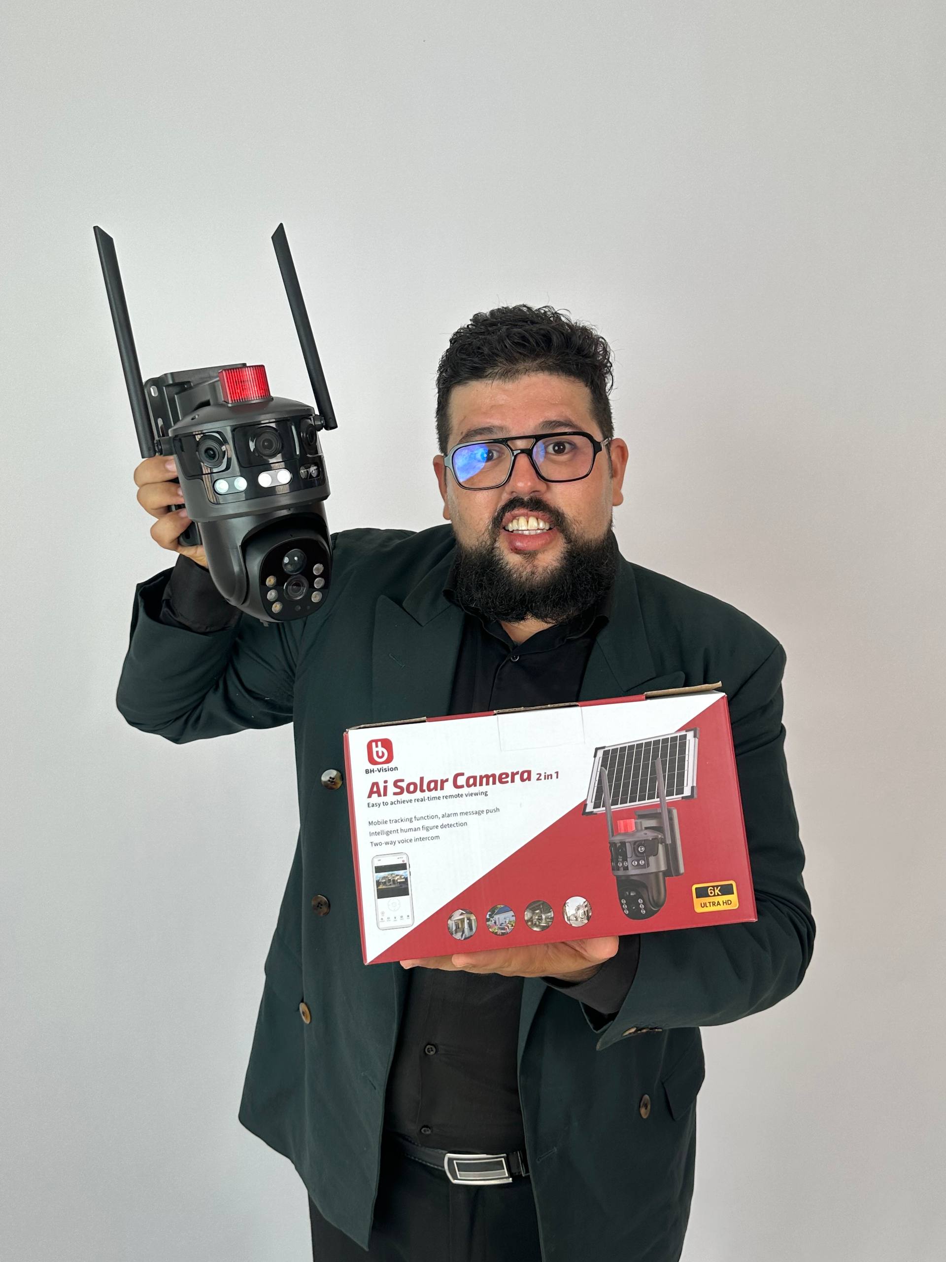 Caméra de sécurité solaire IA Wifi 6K 12MP Triple objectif UHD 2 voies