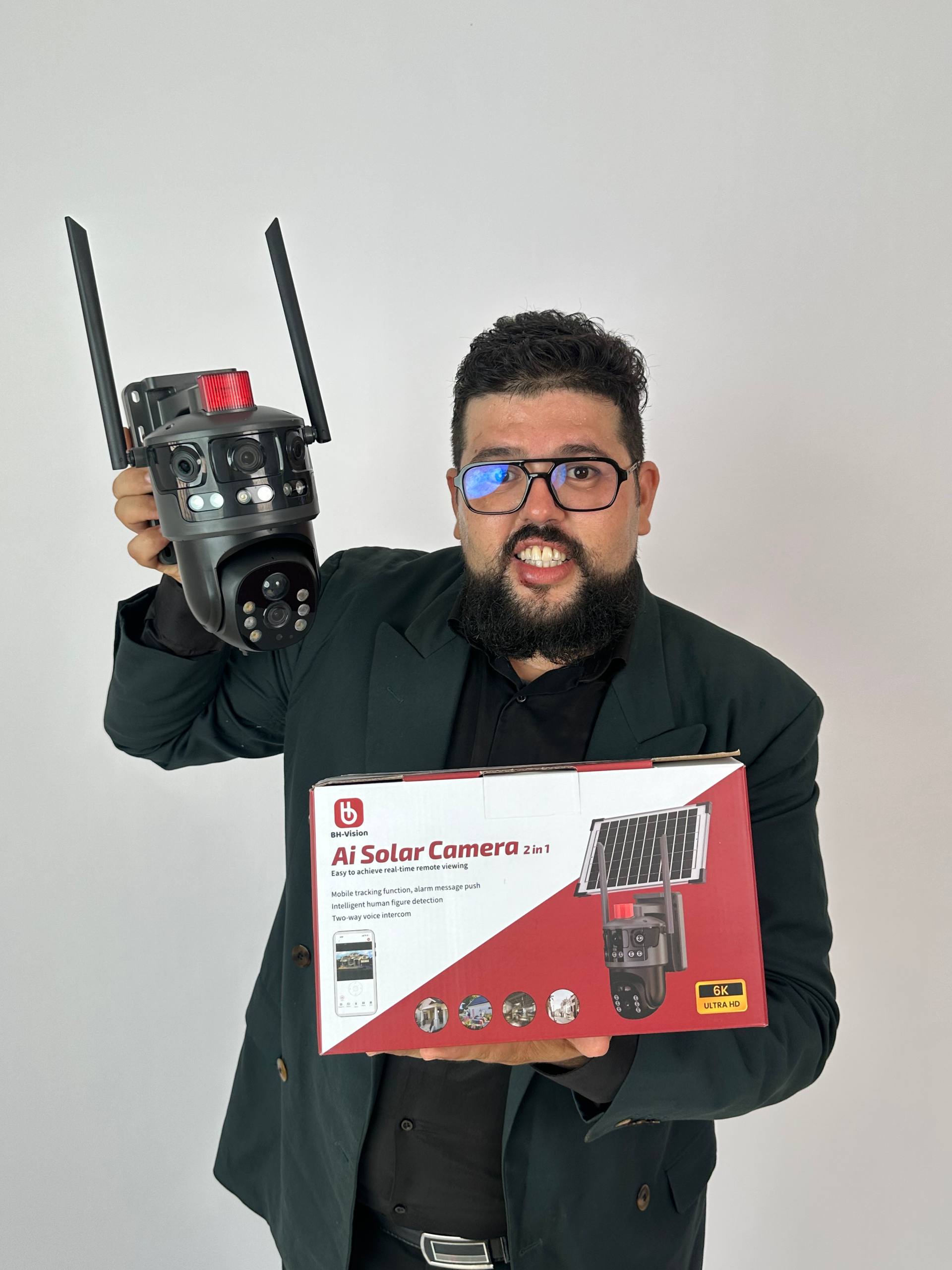 Caméra de sécurité solaire IA Wifi 6K 12MP Triple objectif UHD 2 voies